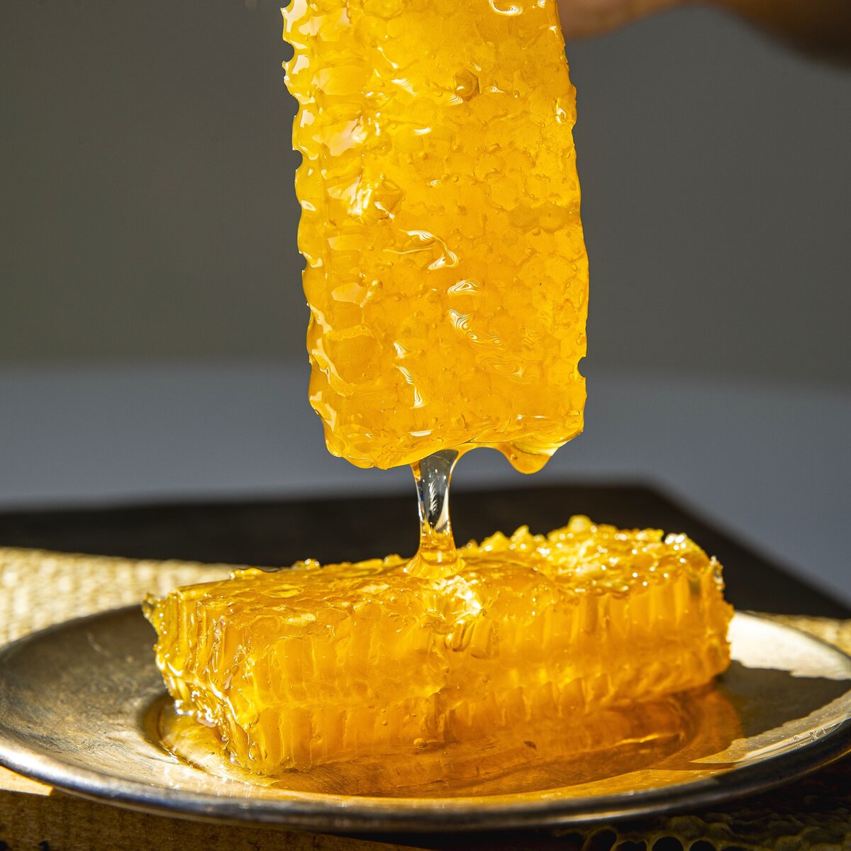 İnsan Eli Değmemiş Kovanlarda Üretilen Karakovan Kaset Bal 1 Kg
